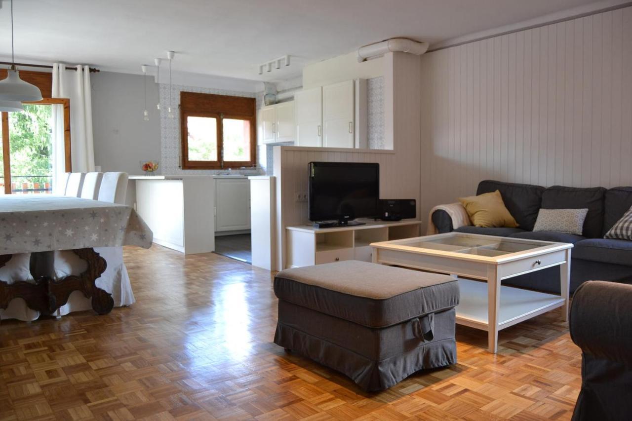 Amplio Apartamento Con Piscina En Llívia Kültér fotó